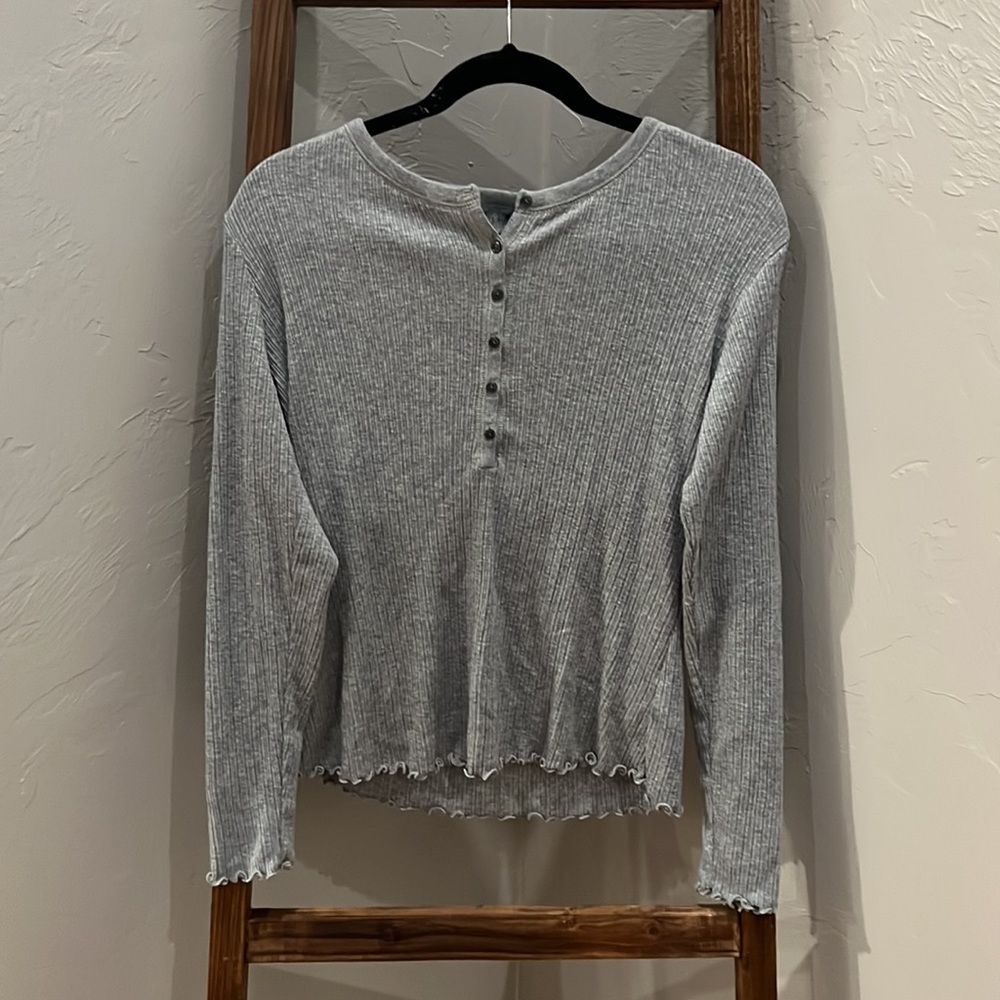 Gray Ribbed Long-Sleeve
